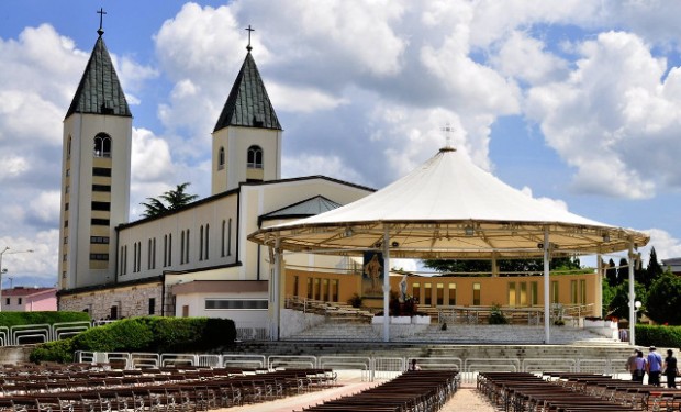 Il papa al raduno di Medjugorje: tenete gli occhi fissi su Gesù